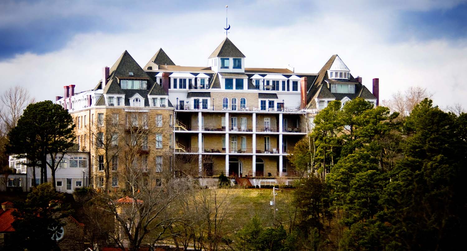 a large building with many balconies