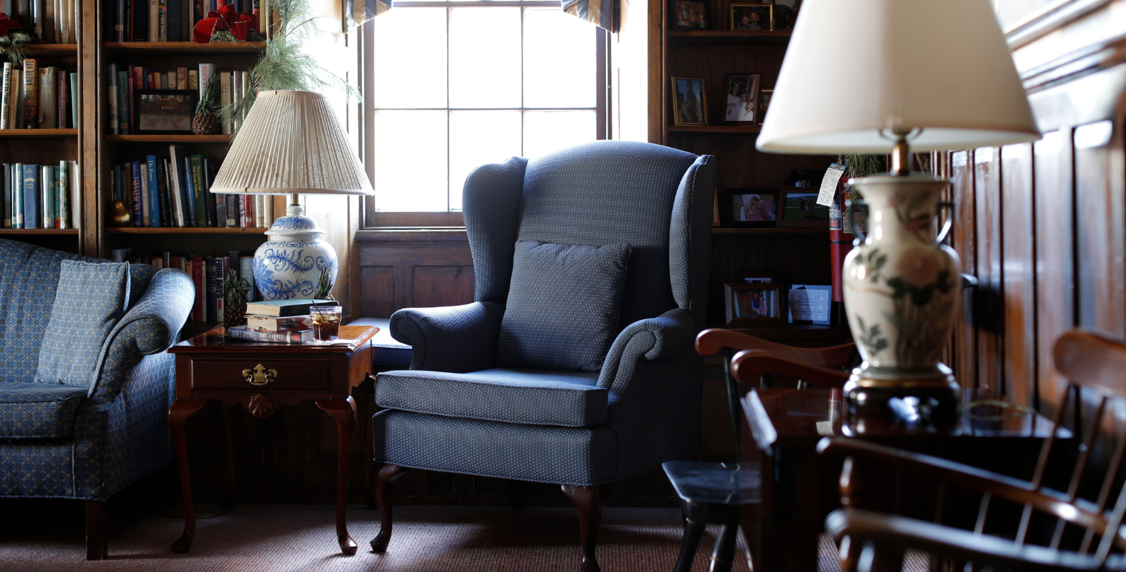 a chair in a room