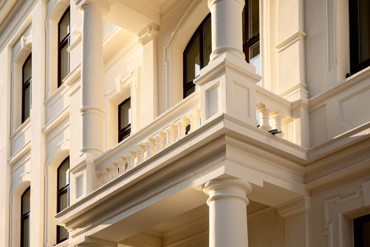 a white building with columns