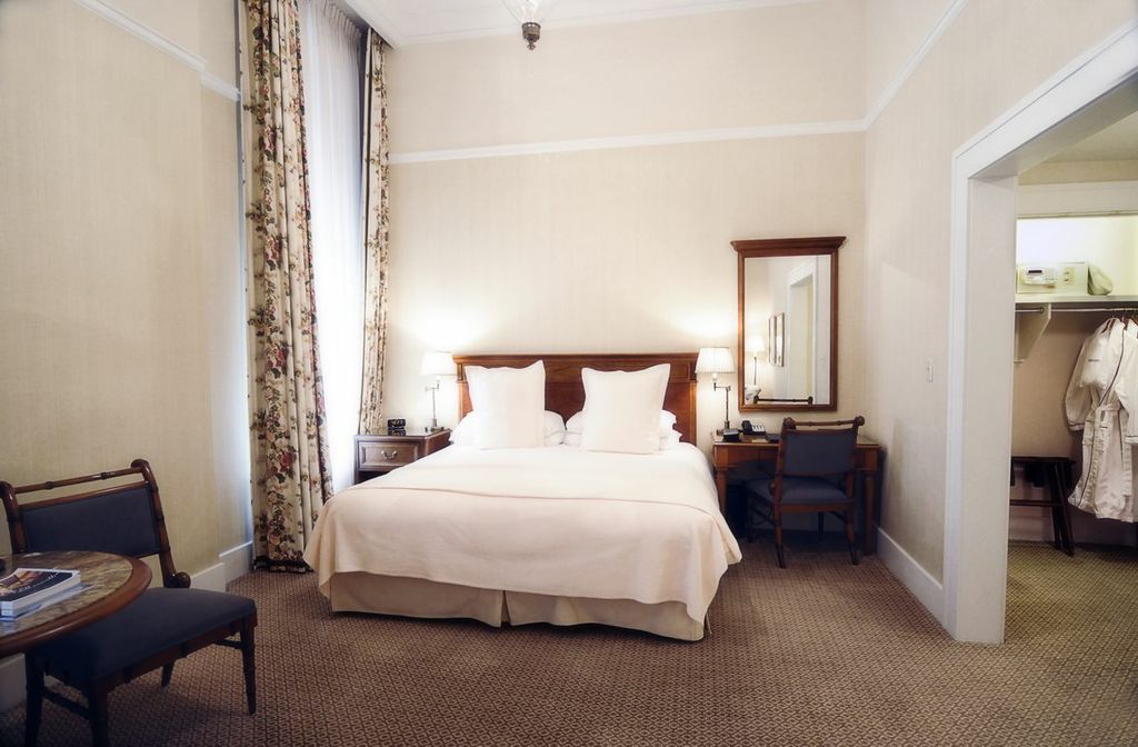image of guestroom capital hotel in little rock arkansas 2_high 1