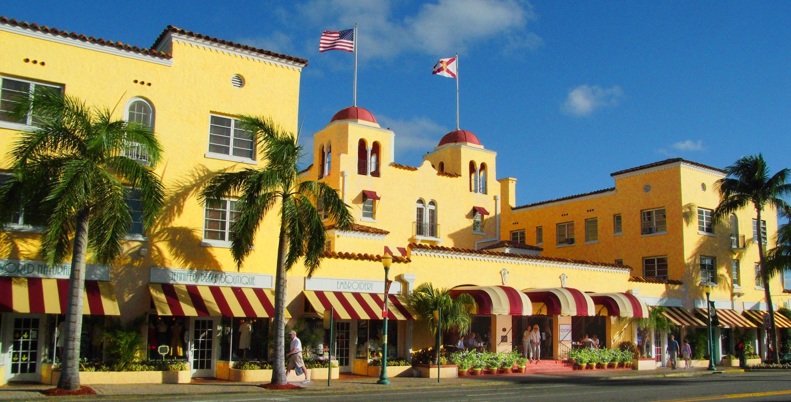 1600x813_image_of_the_exterior_of_colony_hotel__cabana_club
