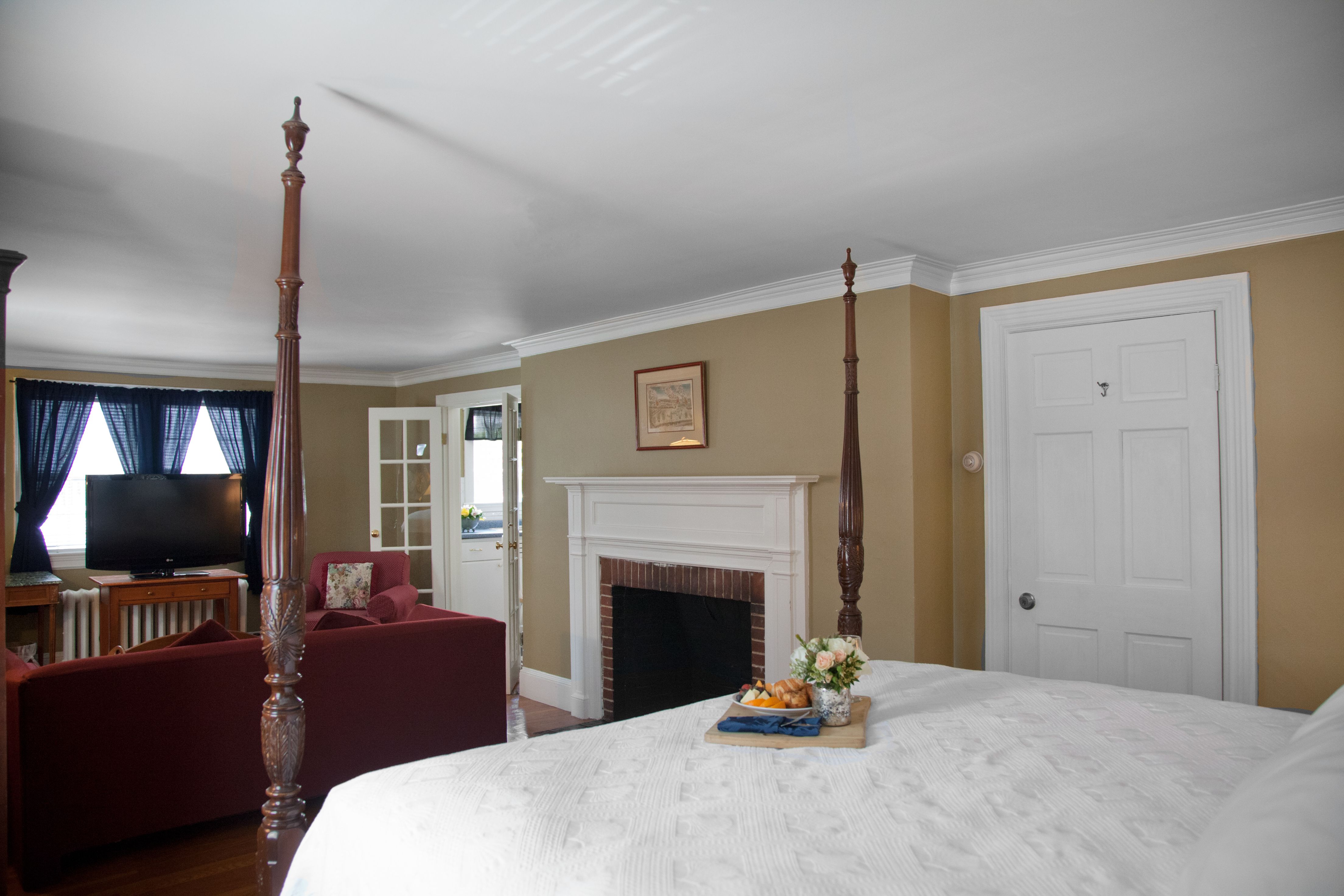 image of cottage master suite concords colonial inn in concord massachusetts_high