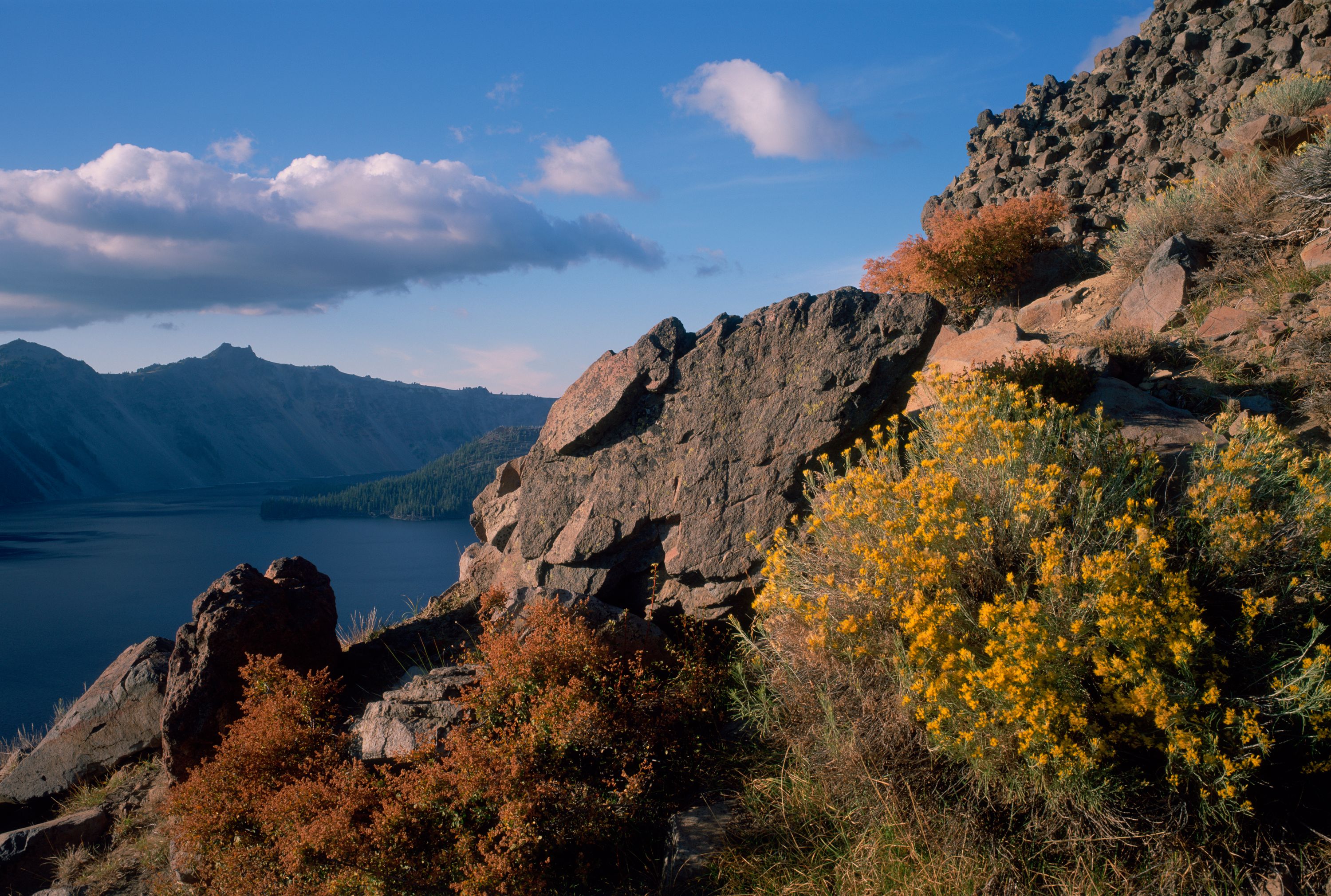 image of rock face crater lake lodge white city oregon_high