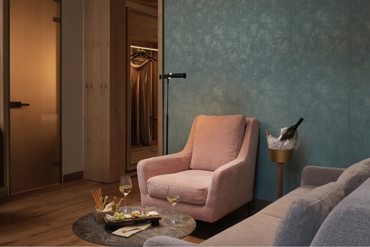 1200x800_domus_blanc_gallery_accommodations_consul_suite_3_high 69d90c3f53790