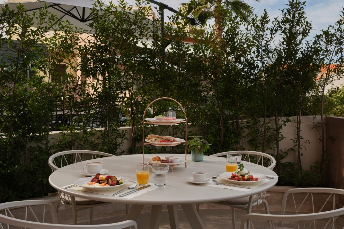 1200x800_domus_blanc_gallery_dining_2_high 69d9072d59640