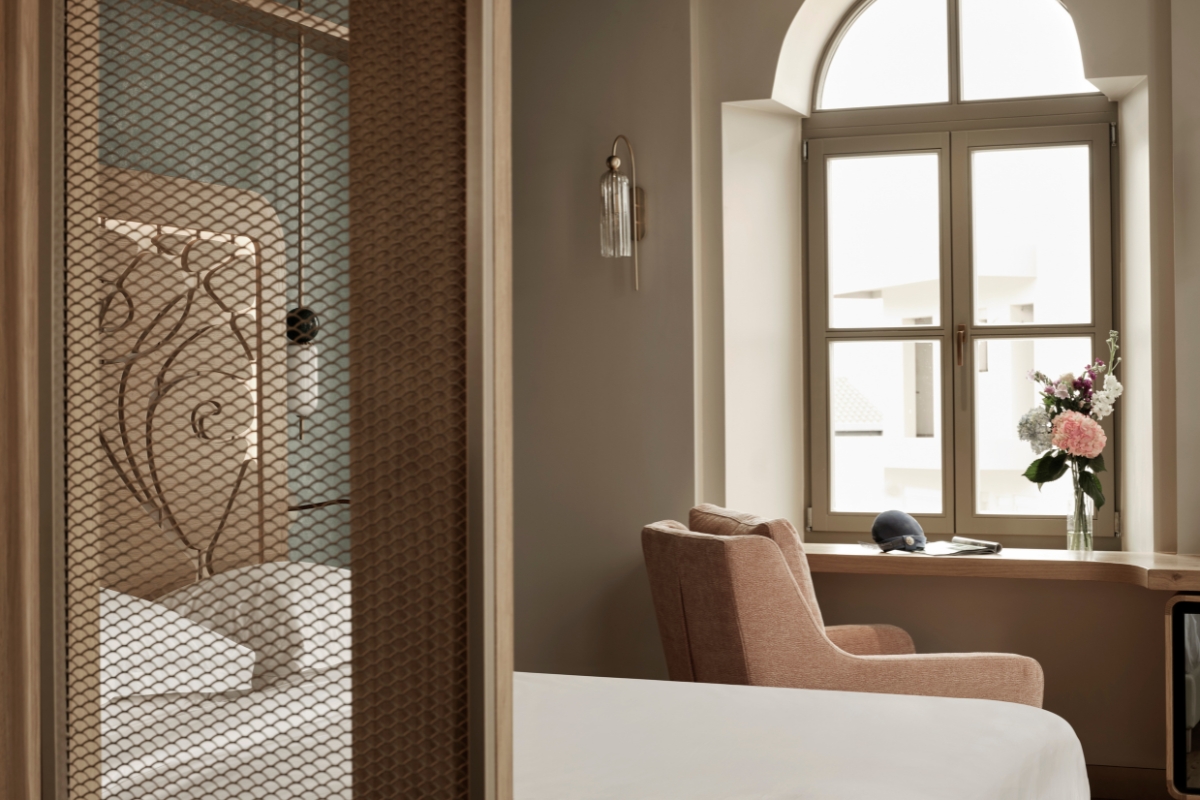 1200x800_domus_blanc_gallery_executive_suite_2_high 69d9135c65ce8