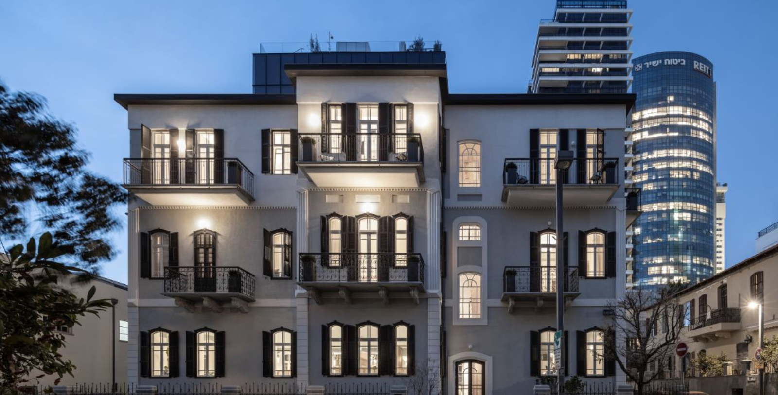 a building with many windows