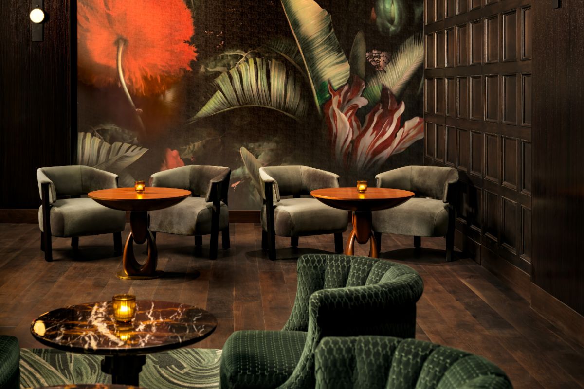 a room with tables and chairs