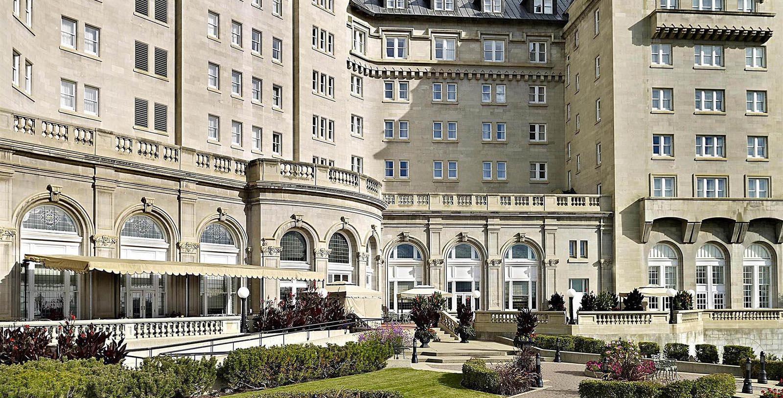 a large building with many windows