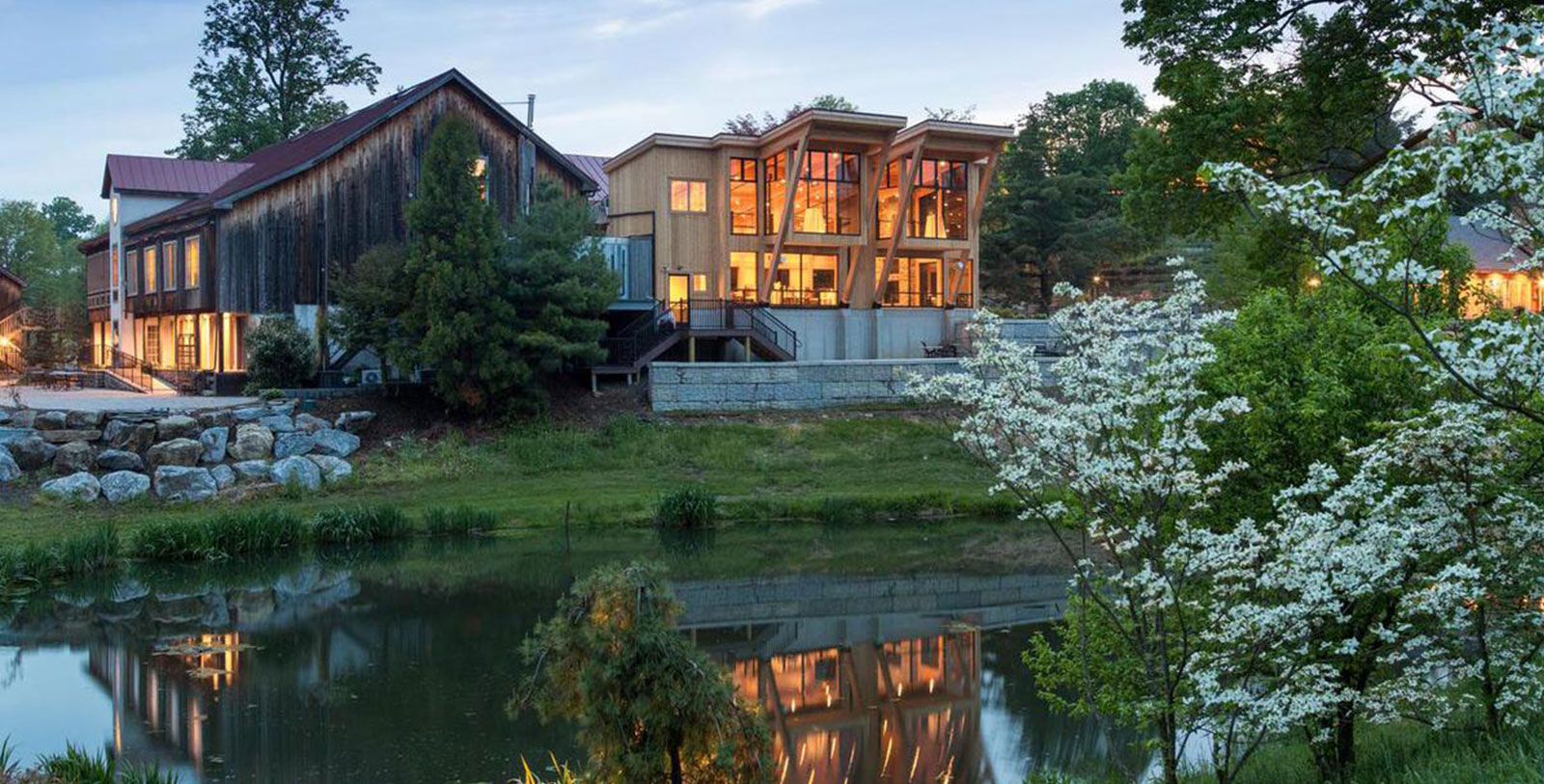 1600x813 exterior glasbern inn pa