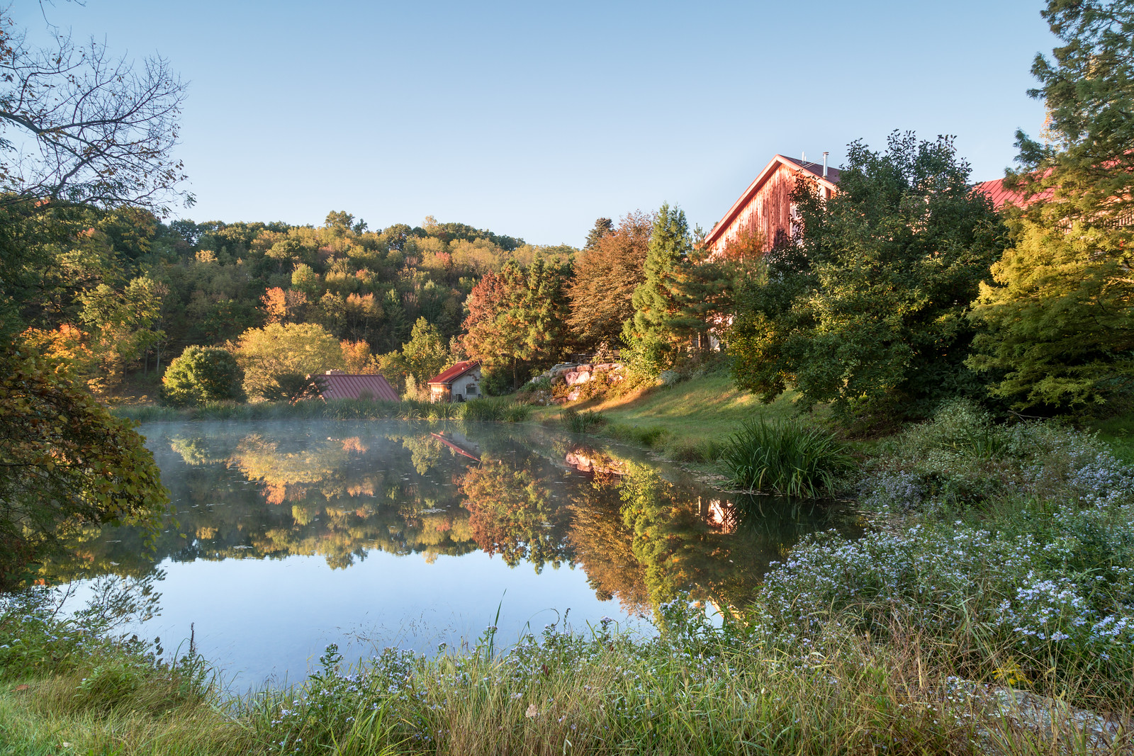 image of exterior with lake glasbern in fogelsville pennsylvania_high