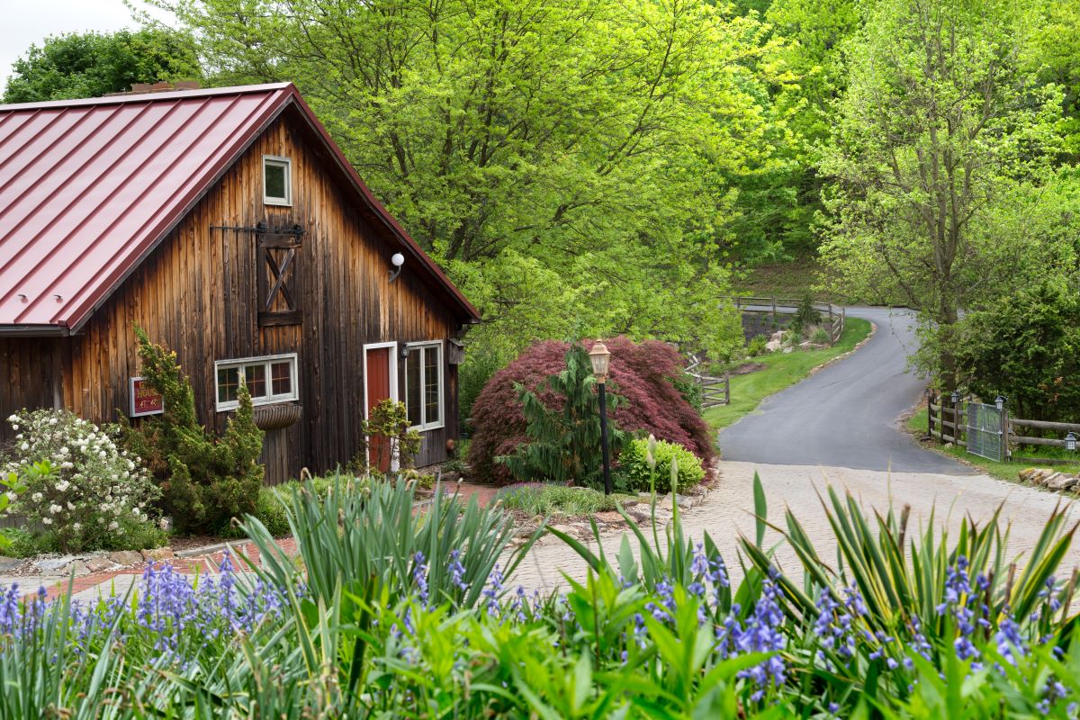 image_of_barn_exterior_glasbern_in_fogelsville_pennsylvania_high 64b5782cb2885