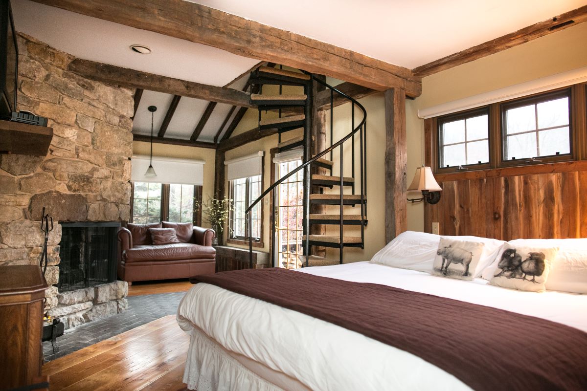 image_of_staircase_in_guestroom_glasbern_fogelsville_pennsylvania_high 64b582c1506f6
