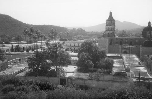 a black and white photo of a city