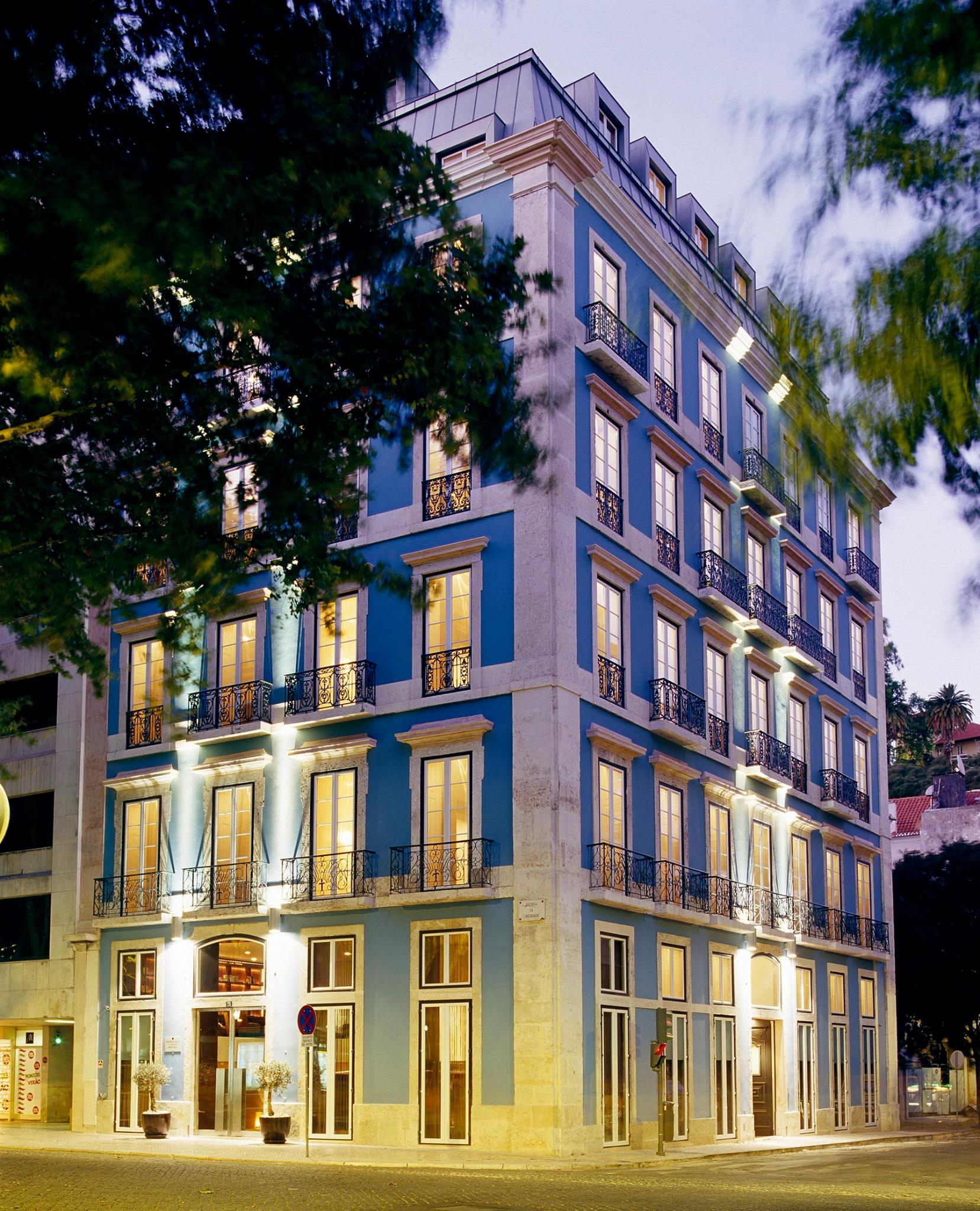 a building with many windows