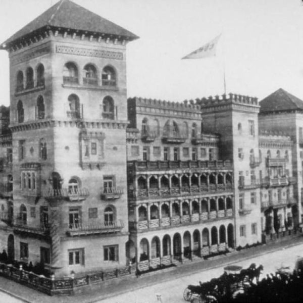 a large building with many windows