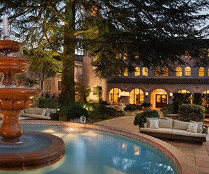 a fountain in front of a building