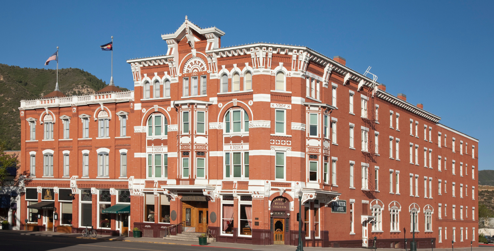 a building with many windows