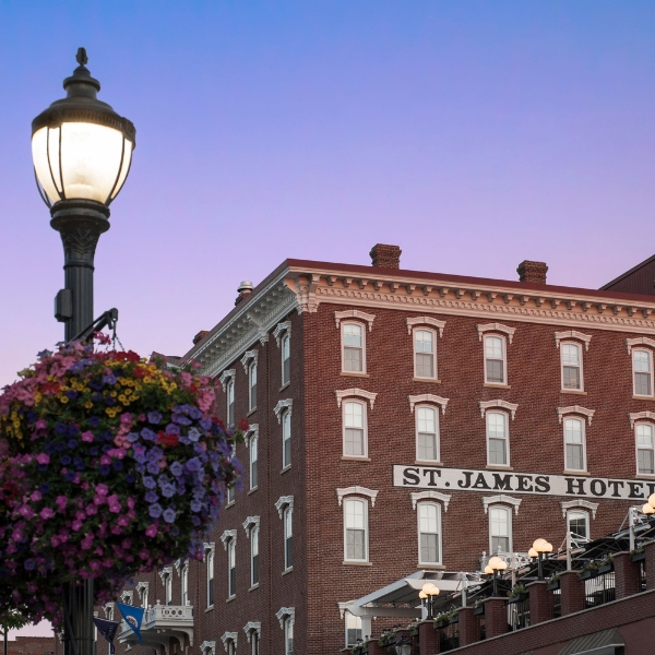 a street light next to a building