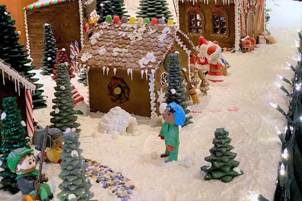 a gingerbread house and gingerbread houses