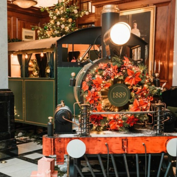 a train with a wreath on it