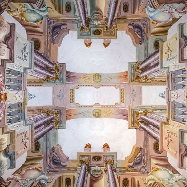 a ceiling with columns and columns