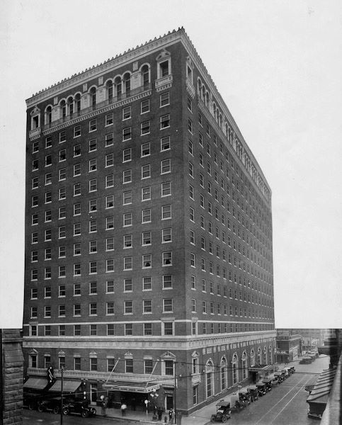 a large building with many windows