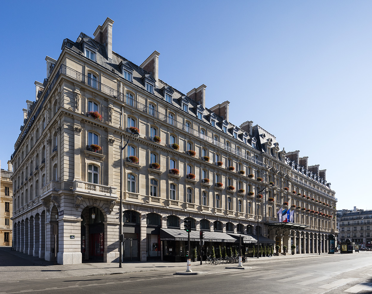 a large building with many windows