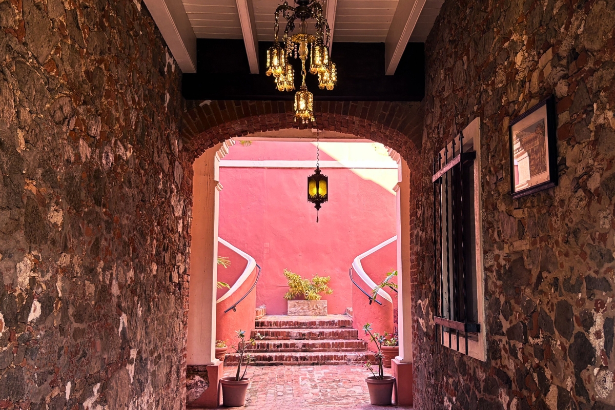 brick_hallway_high 679be9b00034b