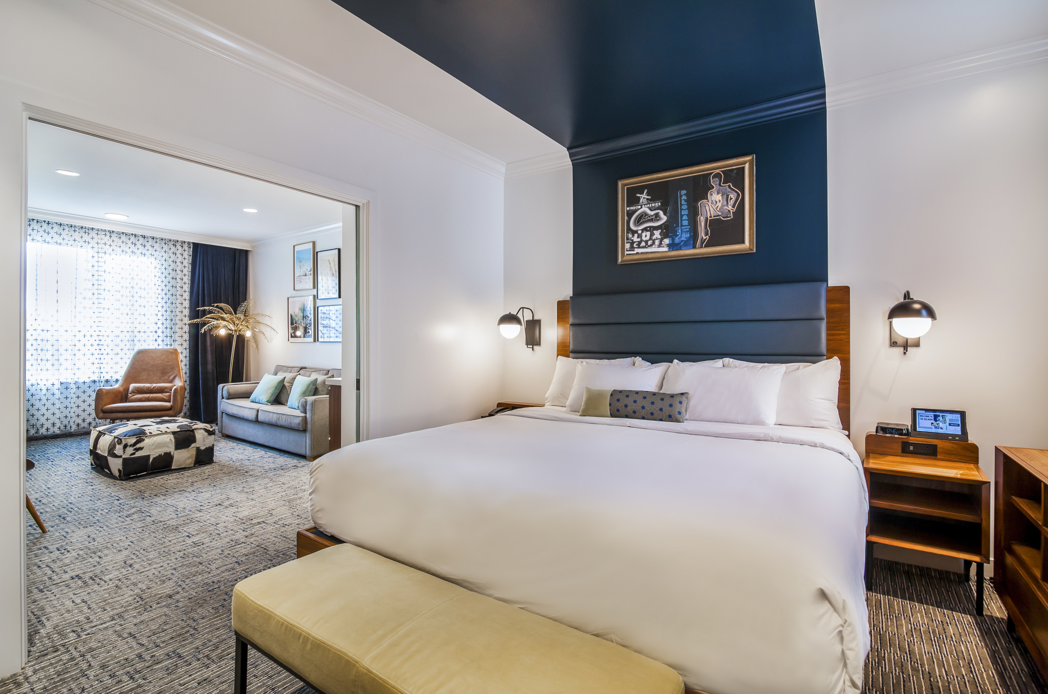 one_bedroom_suite_ _the_belmont_suite_ _bed_high 623dd57305736
