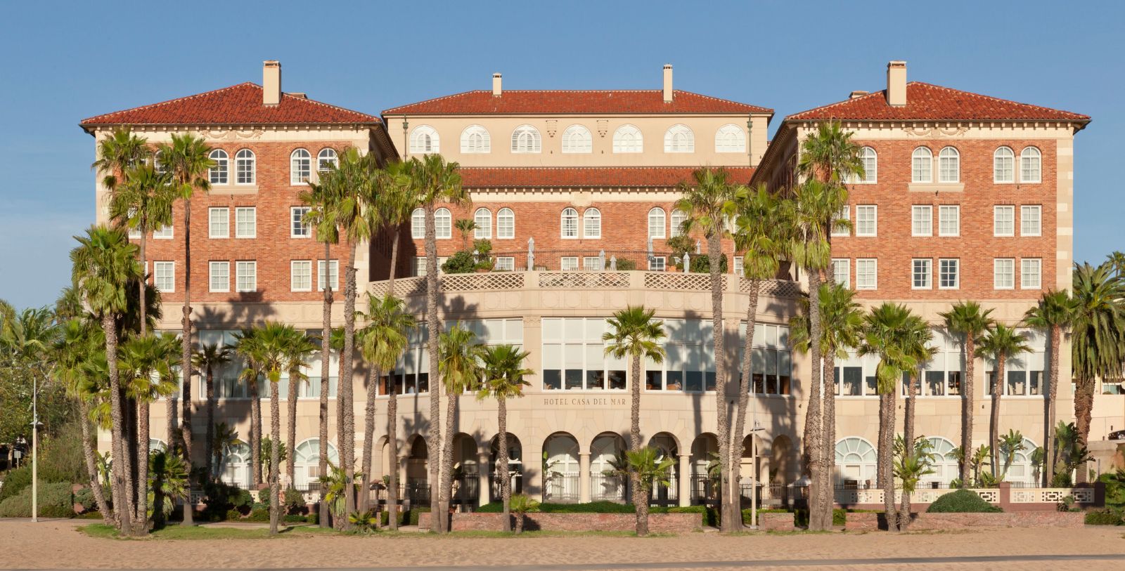 Hotel Casa del Mar with palm trees
