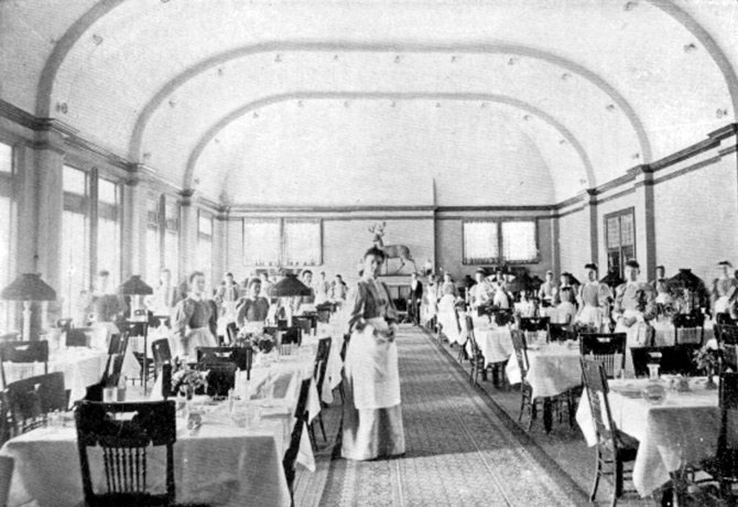 a group of people in a restaurant