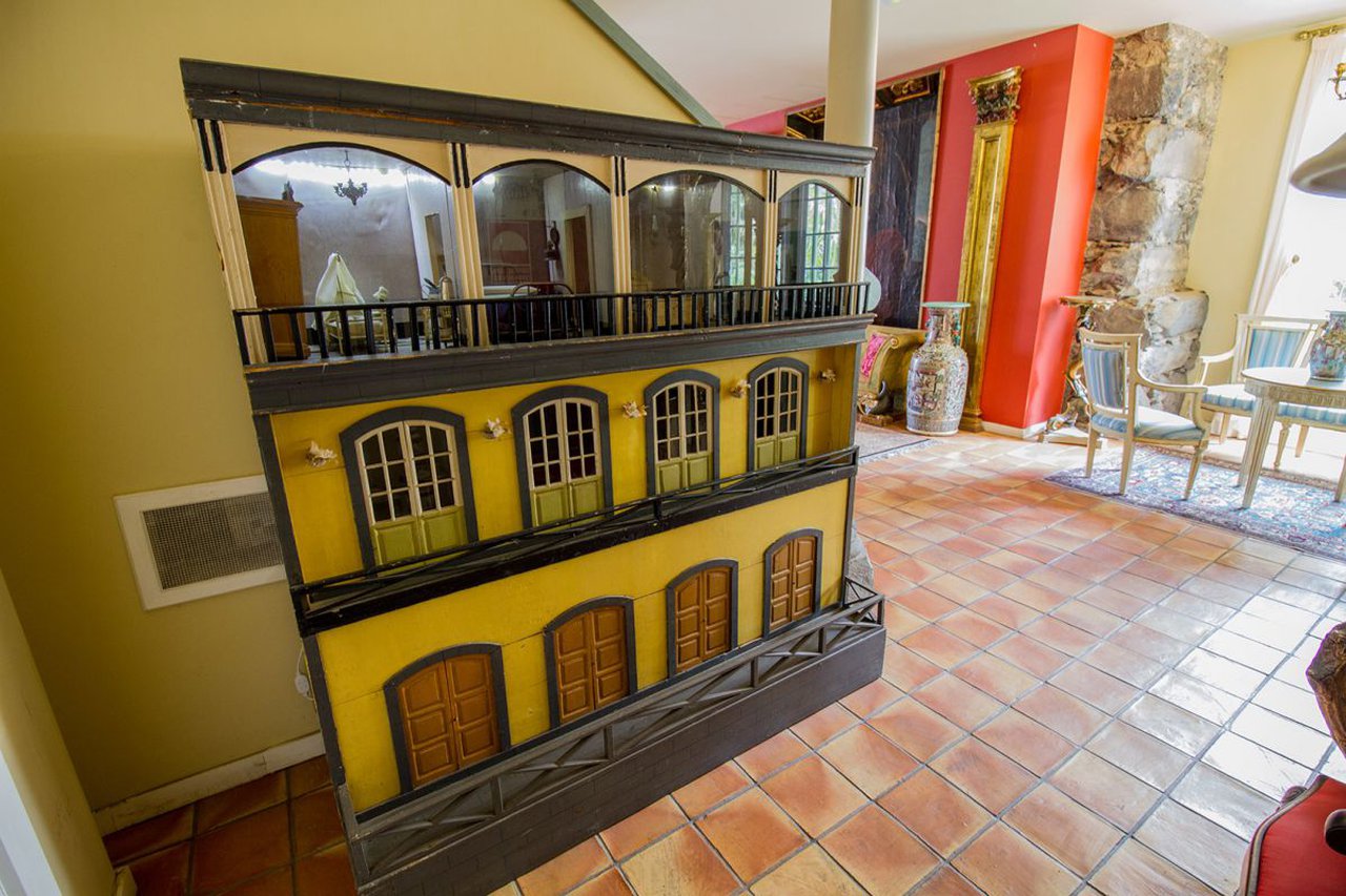 a doll house in a room
