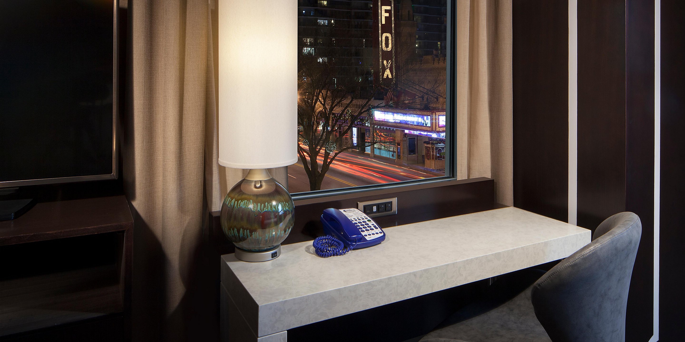 hotel indigo atlanta fox_theatre_view_high 615ef66dabdd7