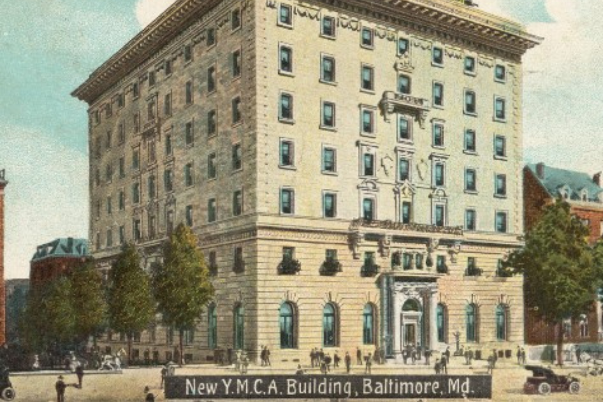 a large building with many windows