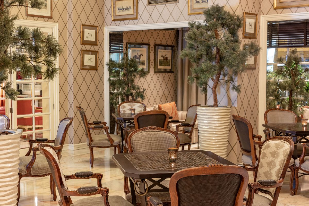 a room with a table and chairs