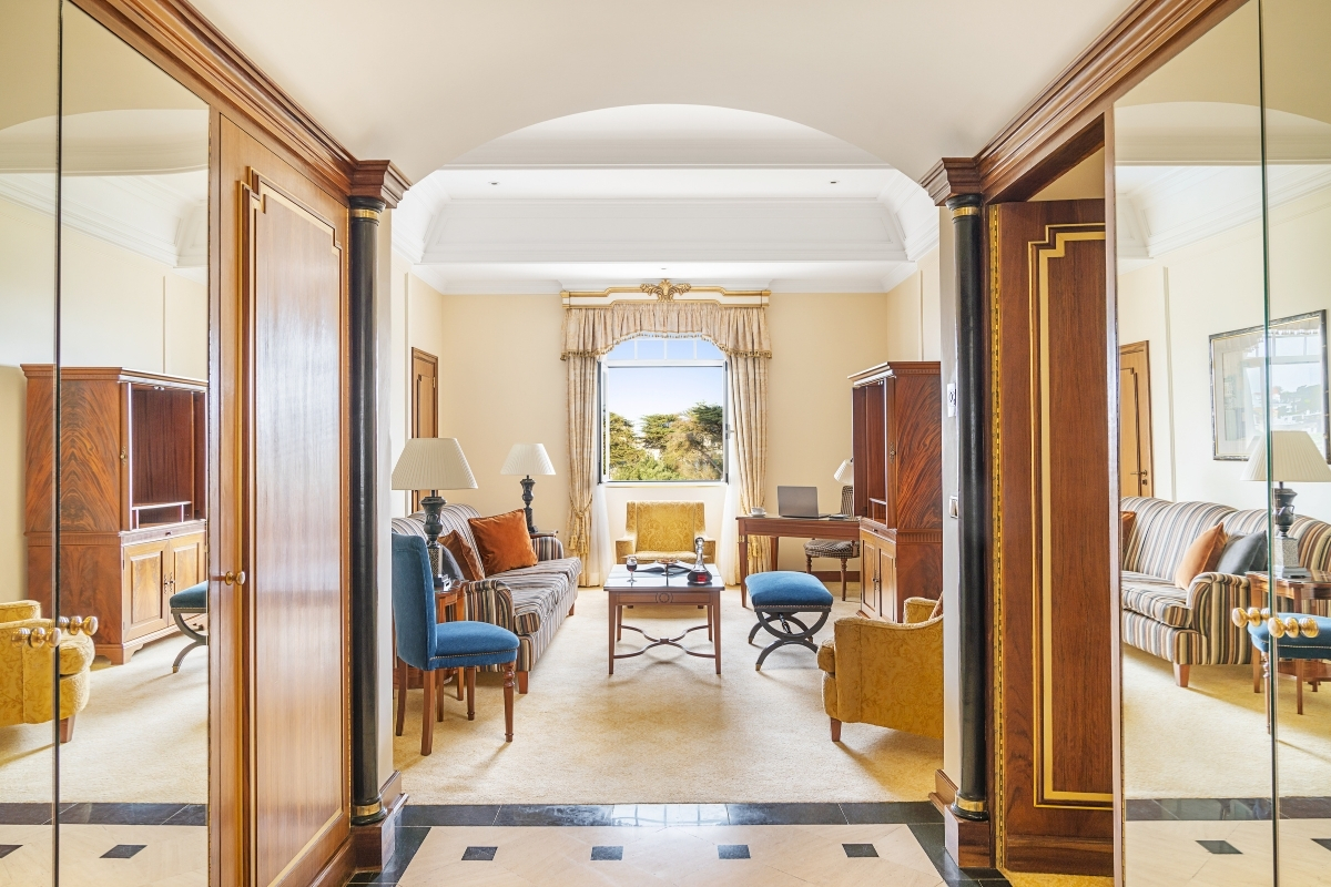 1200x800_hotel_palacio_do_estoril_accommodations_deluxe_palacio_2_high 69f4c86772c4f