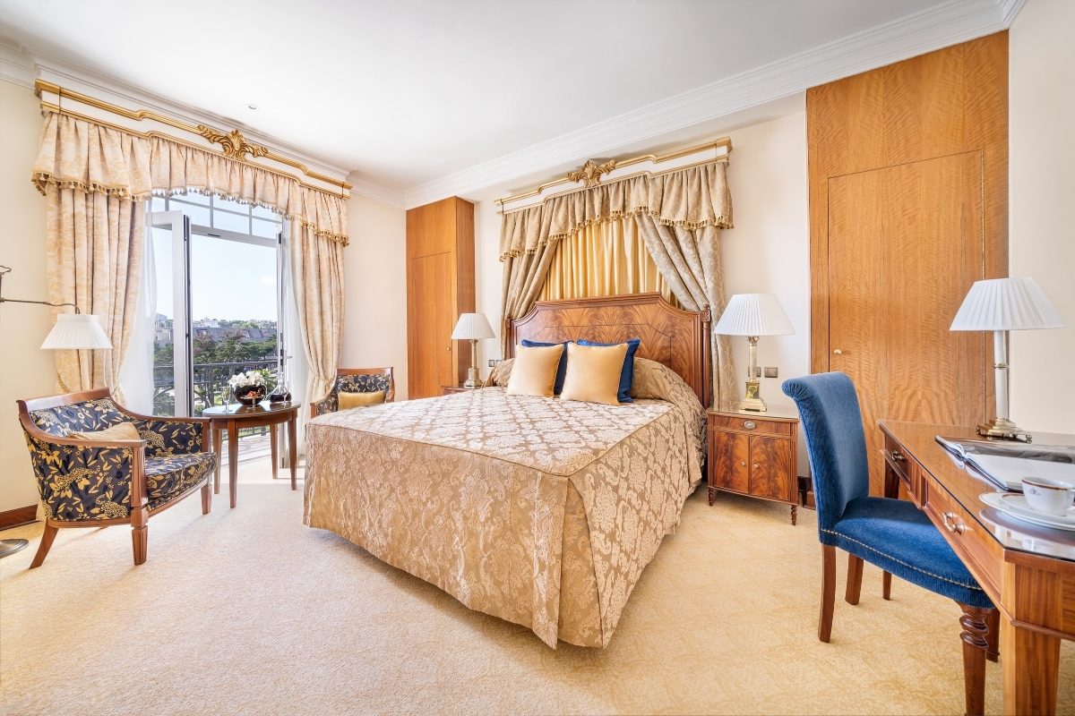 1200x800_hotel_palacio_do_estoril_accommodations_executive_suite_high 69f4c9974b739