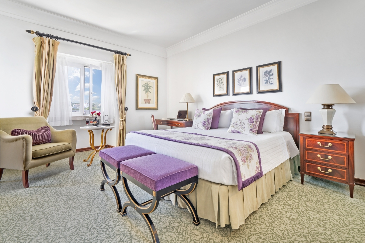 1200x800_hotel_palacio_do_estoril_accommodations_super_deluxe_room_high 69f4ca23003eb