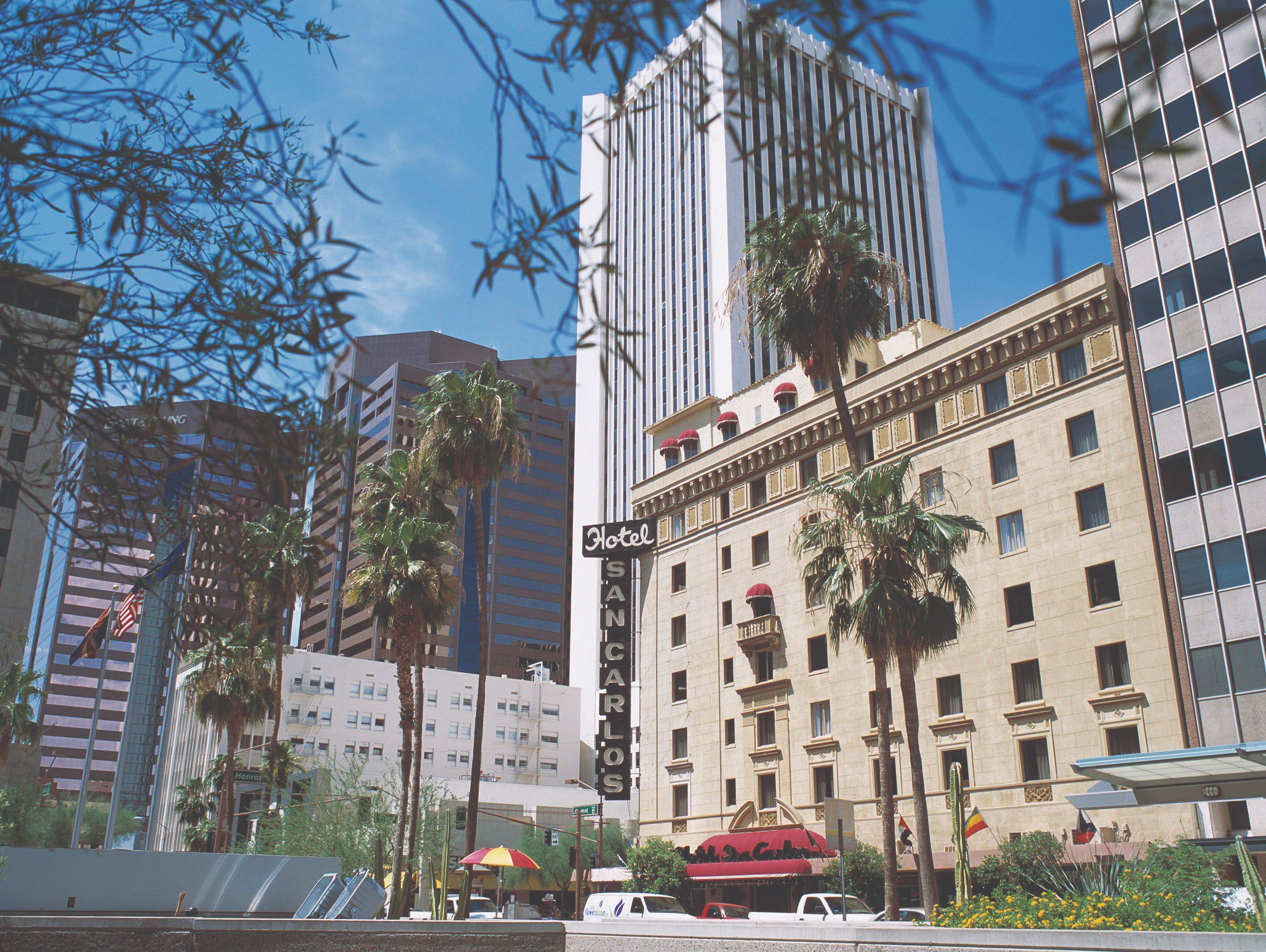 image of exterior street view hotel san carlos phoenix arizona_high