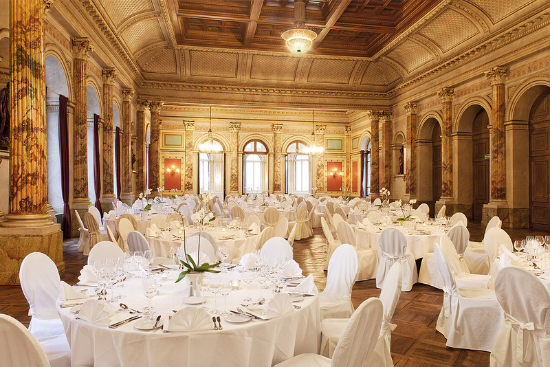 image of zeugheersaal hotel schweizerhof luzern switzerland_high
