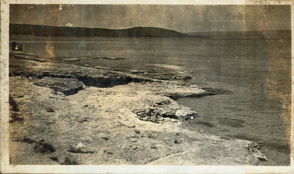 historical image of yellowstone lake lake yellowstone hotel and cabins yellowstone national park wyoming_high
