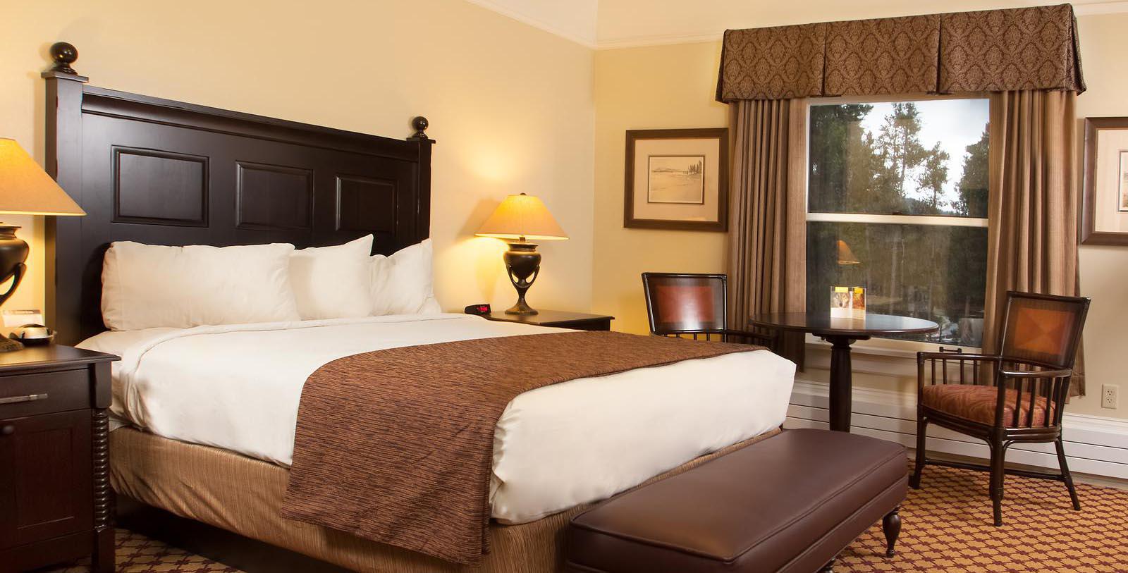 jacly masthead lakeyellowstonehotel1queen dit