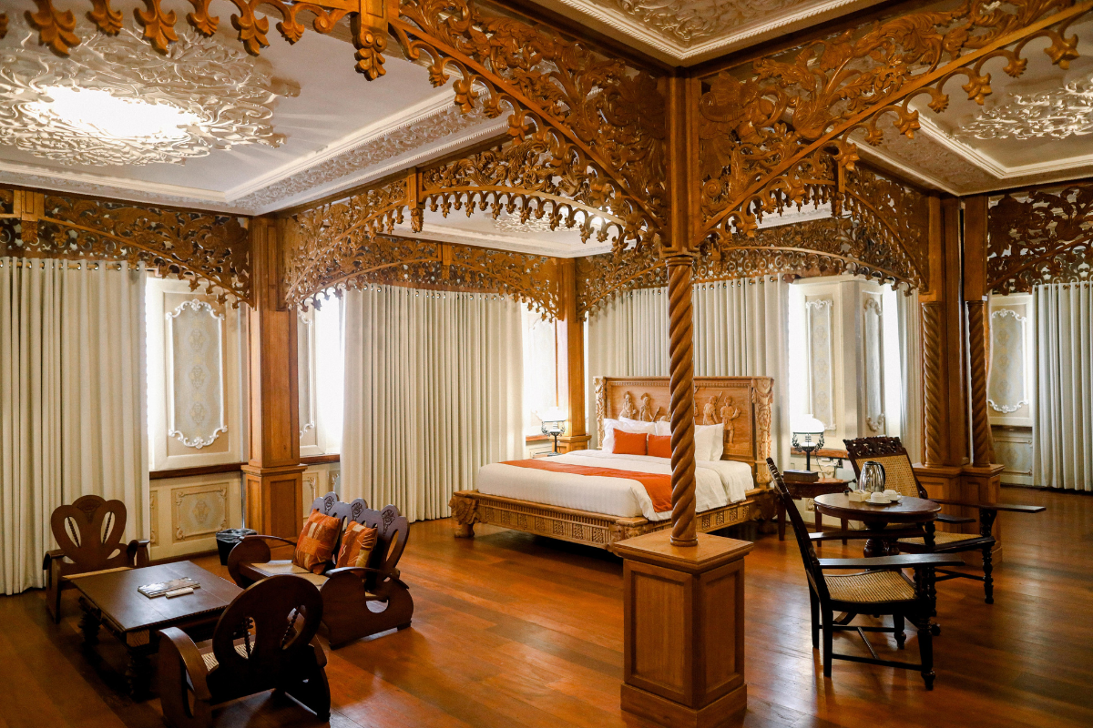 a room with a bed and a table