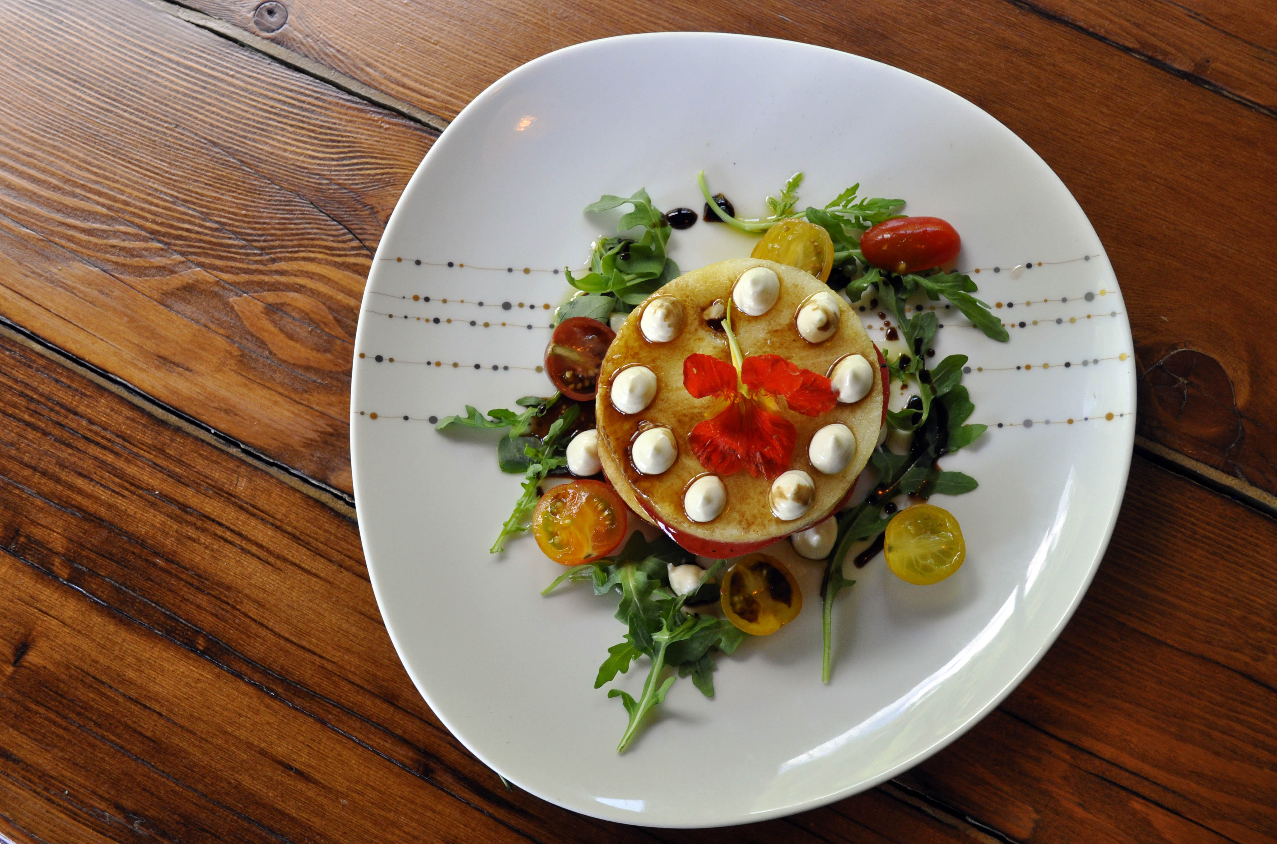 dining_at_ledges_hotel_high 60c7560d87336