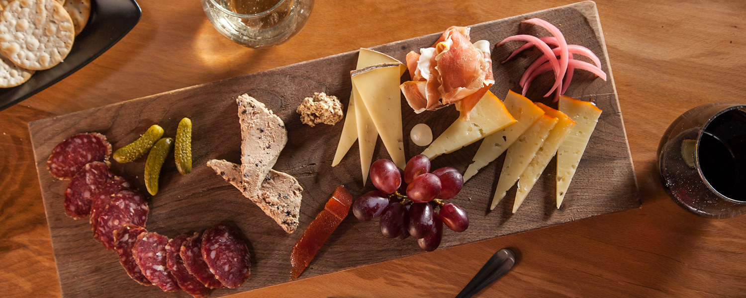 glass wine_bar__kitchen charcuterie_high 6144af7491181