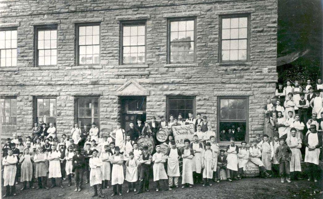 historical_image_of_factory_employees_ledges_hotel_1890_member_of_historic_hotels_of_america_in_hawley_pennsylvania