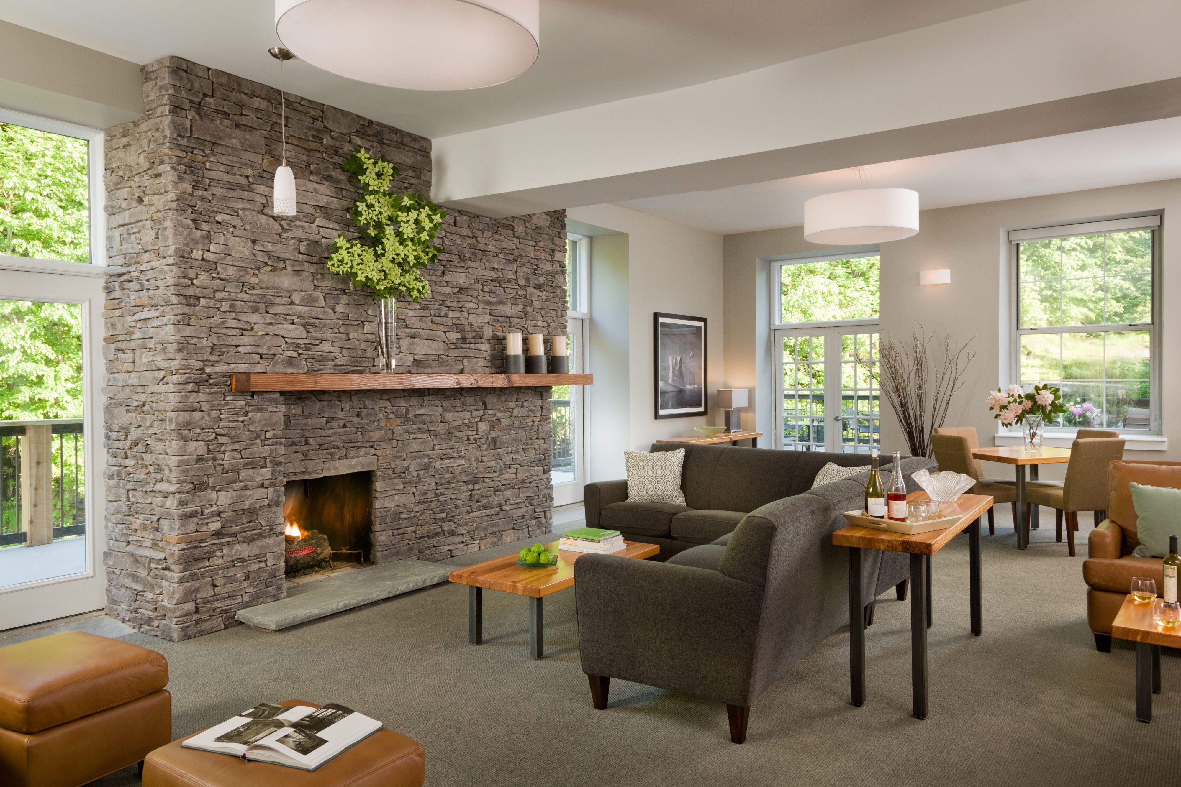 image_of_great_room_and_fireplace_ledges_hotel_hawley_pennsylvania_high 5f7c8446d3a0e