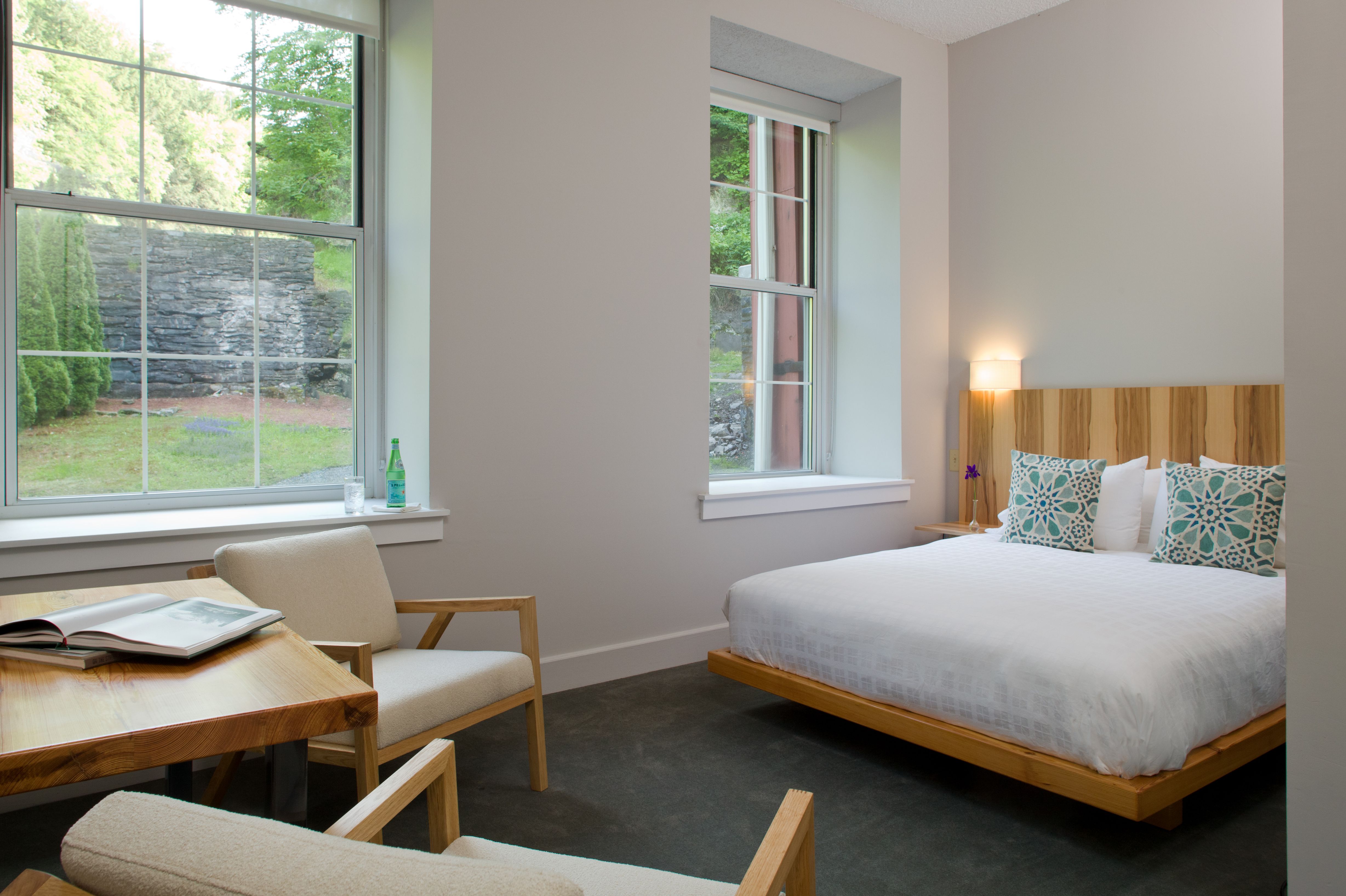 image_of_guestroom_ledges_hotel_hawley_pennsylvania_high 5f7c805a341f9