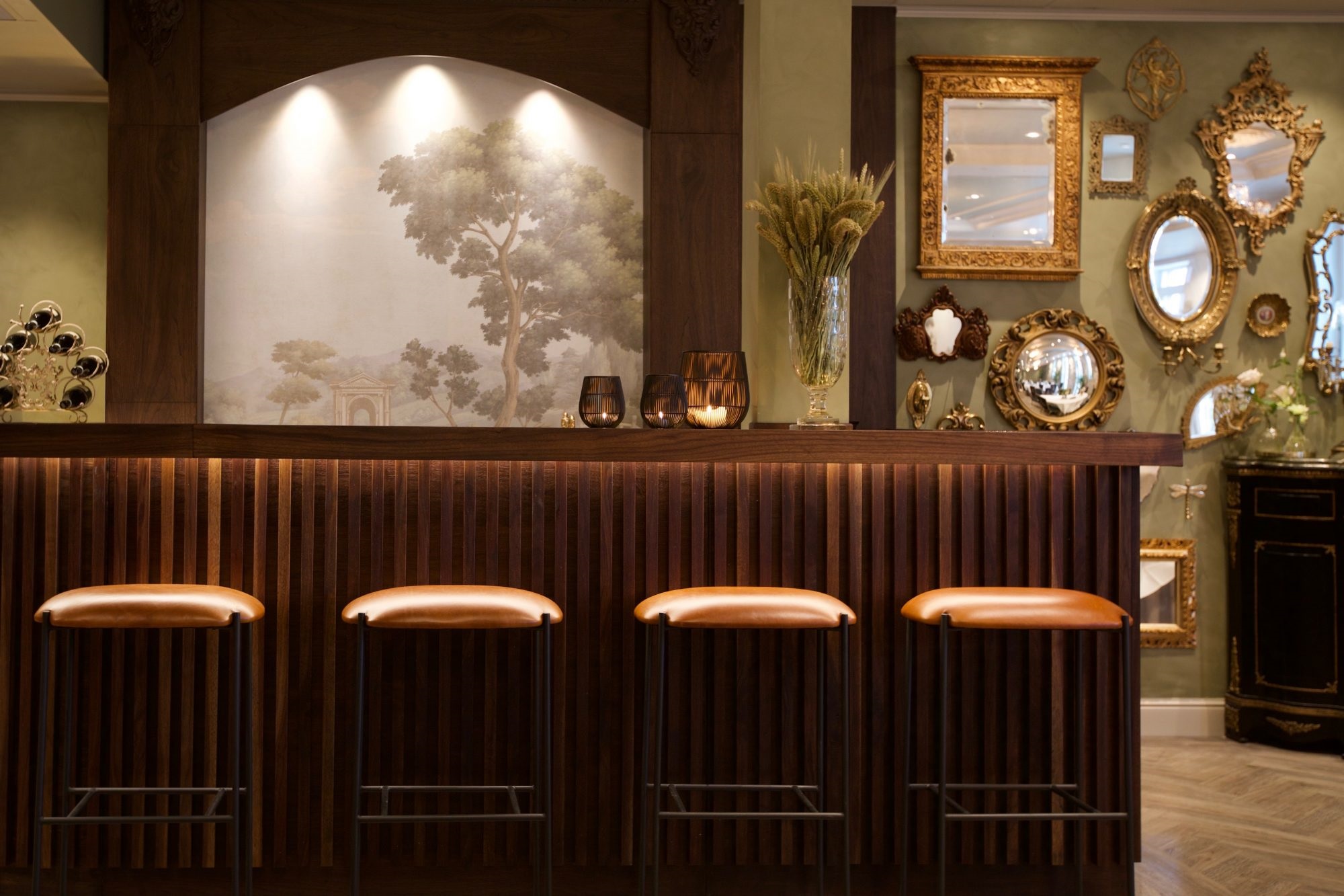a row of stools in a room